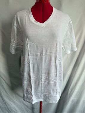 Amazon Essentials White V-Neck Short Sleeve Tee